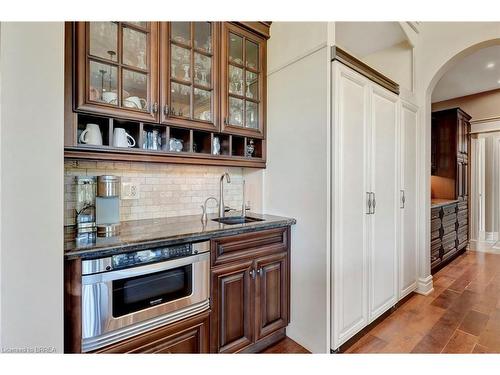 481 Lynden Road, Brantford, ON - Indoor Photo Showing Kitchen