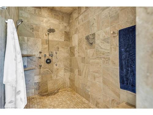 481 Lynden Road, Brantford, ON - Indoor Photo Showing Bathroom