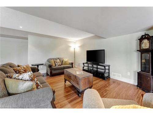 481 Lynden Road, Brantford, ON - Indoor Photo Showing Living Room