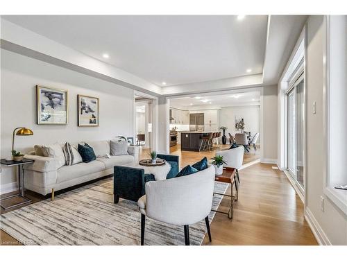 46 Mears Place, Paris, ON - Indoor Photo Showing Living Room