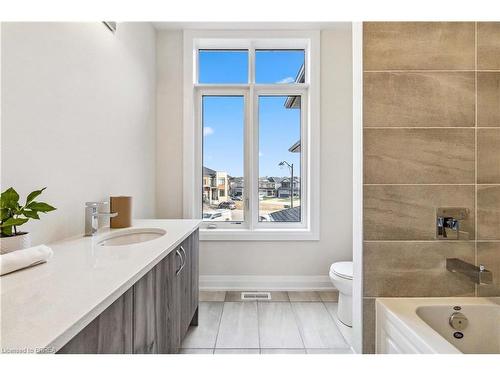 46 Mears Place, Paris, ON - Indoor Photo Showing Bathroom