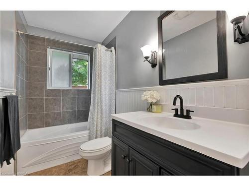 1 Philip Street, St. George, ON - Indoor Photo Showing Bathroom