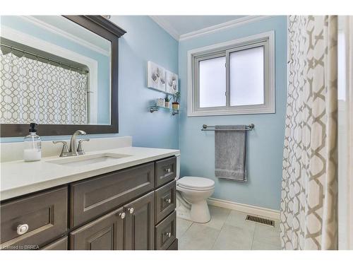 55 Ashgrove Avenue, Brantford, ON - Indoor Photo Showing Bathroom