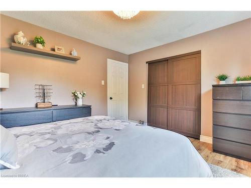 55 Ashgrove Avenue, Brantford, ON - Indoor Photo Showing Bedroom