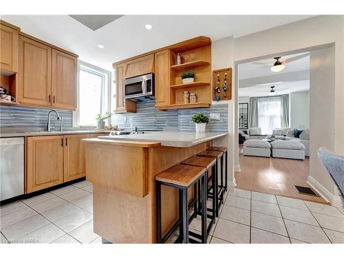 68 Richmond Street, Brantford, ON - Indoor Photo Showing Kitchen