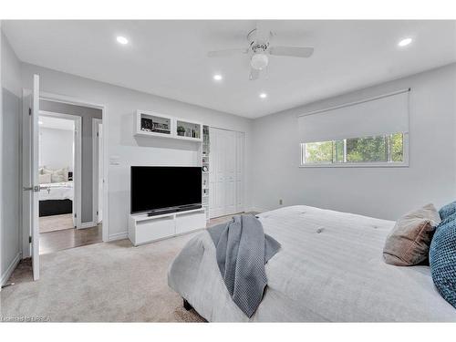 31 Farringford Drive, Brantford, ON - Indoor Photo Showing Bedroom