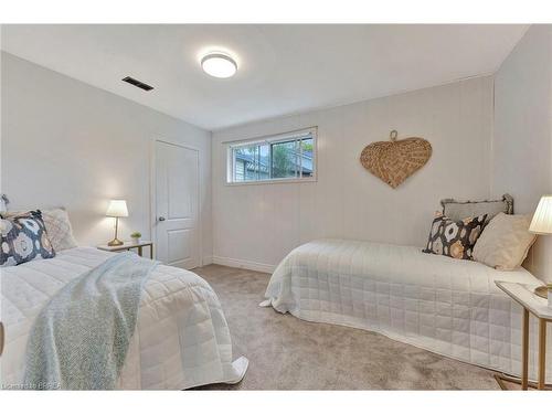 31 Farringford Drive, Brantford, ON - Indoor Photo Showing Bedroom