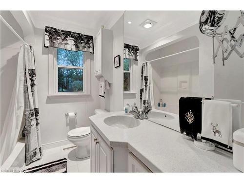 78 Ava Road, Brantford, ON - Indoor Photo Showing Bathroom