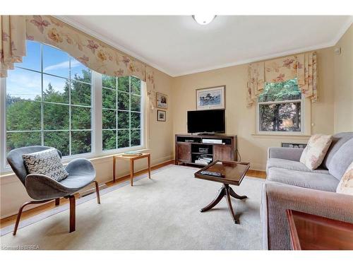 78 Ava Road, Brantford, ON - Indoor Photo Showing Living Room