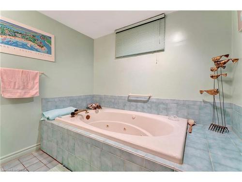 78 Ava Road, Brantford, ON - Indoor Photo Showing Bathroom