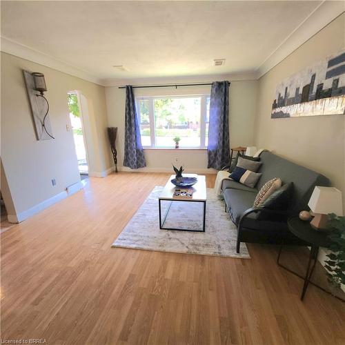 36 Dudhope Street, Cambridge, ON - Indoor Photo Showing Living Room