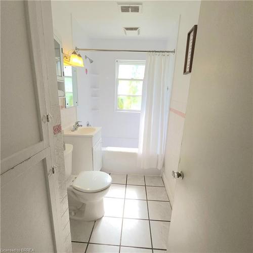 36 Dudhope Street, Cambridge, ON - Indoor Photo Showing Bathroom