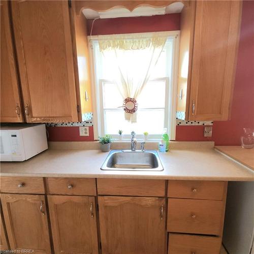 36 Dudhope Avenue, Cambridge, ON - Indoor Photo Showing Kitchen