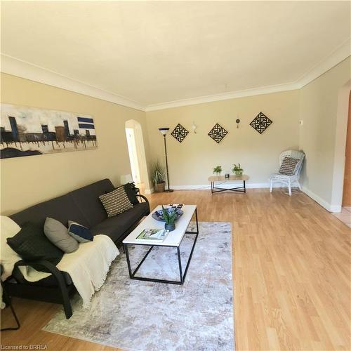 36 Dudhope Avenue, Cambridge, ON - Indoor Photo Showing Living Room