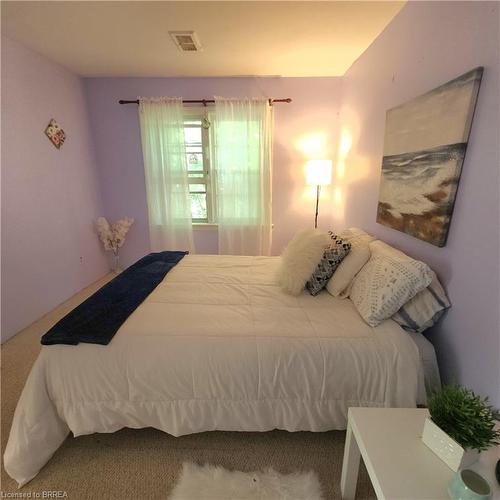 36 Dudhope Avenue, Cambridge, ON - Indoor Photo Showing Bedroom