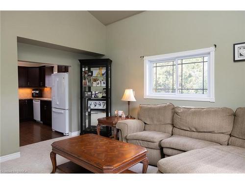 4597 Kelvin Road, Scotland, ON - Indoor Photo Showing Living Room