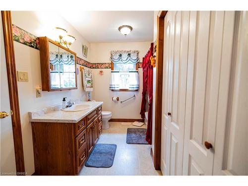 1634 Norfolk County Road 19 W, Vanessa, ON - Indoor Photo Showing Bathroom