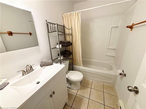 7-379 Darling Street, Brantford, ON - Indoor Photo Showing Bathroom