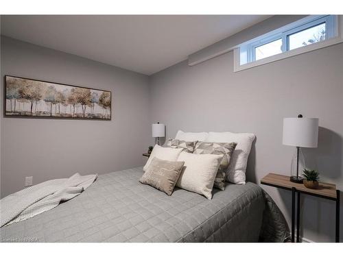 2 Waddington Street, Brantford, ON - Indoor Photo Showing Bedroom