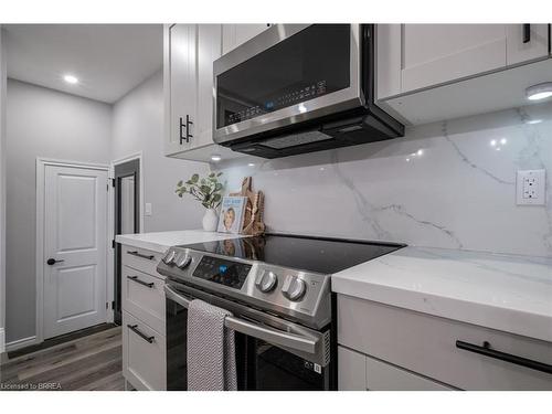 2 Waddington Street, Brantford, ON - Indoor Photo Showing Kitchen