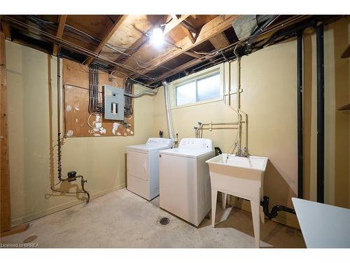 60 Fieldgate Drive, Brantford, ON - Indoor Photo Showing Laundry Room