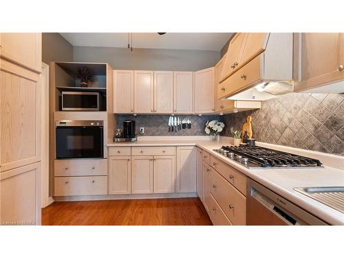 137 Thoroughbred Boulevard, Ancaster, ON - Indoor Photo Showing Kitchen