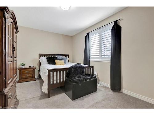 10 Stratford Terrace, Brantford, ON - Indoor Photo Showing Bedroom