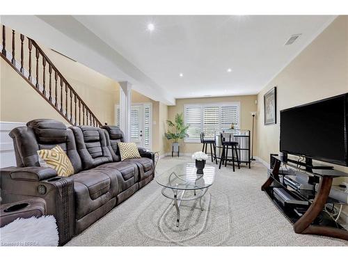 10 Stratford Terrace, Brantford, ON - Indoor Photo Showing Living Room