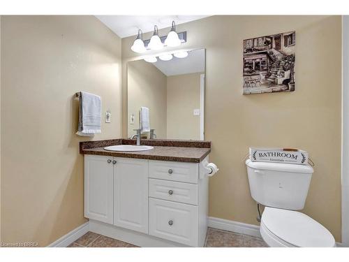 10 Stratford Terrace, Brantford, ON - Indoor Photo Showing Bathroom