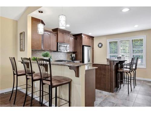 10 Stratford Terrace, Brantford, ON - Indoor Photo Showing Kitchen With Upgraded Kitchen