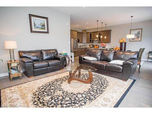 389 Erie Avenue, Brantford, ON - Indoor Photo Showing Living Room