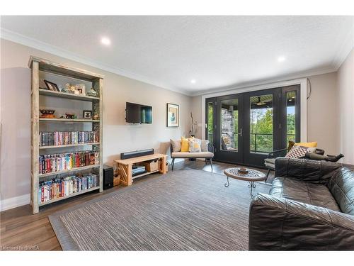 55 Beechnut Lane, Port Dover, ON - Indoor Photo Showing Living Room