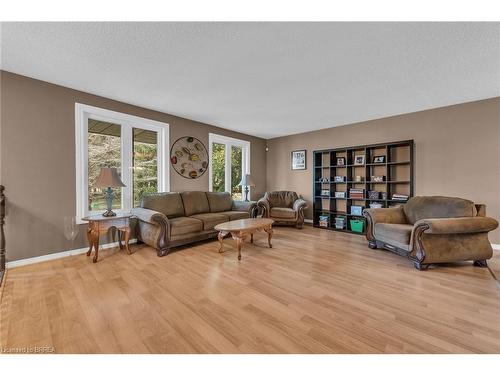 465 Old Onondaga Road E, Brantford, ON - Indoor Photo Showing Living Room