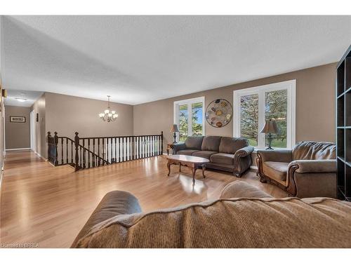 465 Old Onondaga Road E, Brantford, ON - Indoor Photo Showing Living Room