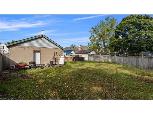 8 Webling Street, Brantford, ON - Outdoor