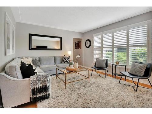 3 Brier Place, Brantford, ON - Indoor Photo Showing Living Room