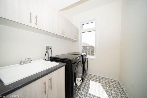 74 Granka Street, Brantford, ON - Indoor Photo Showing Laundry Room