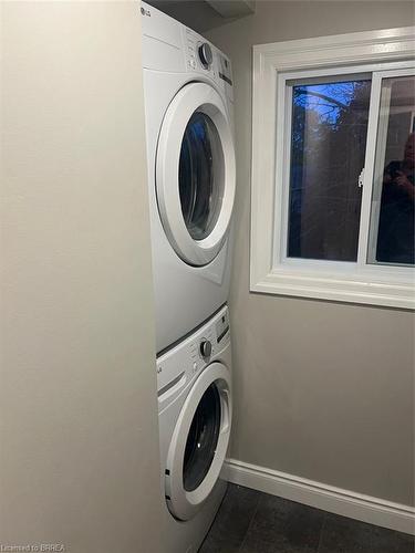 54 Debby Crescent, Brantford, ON - Indoor Photo Showing Laundry Room