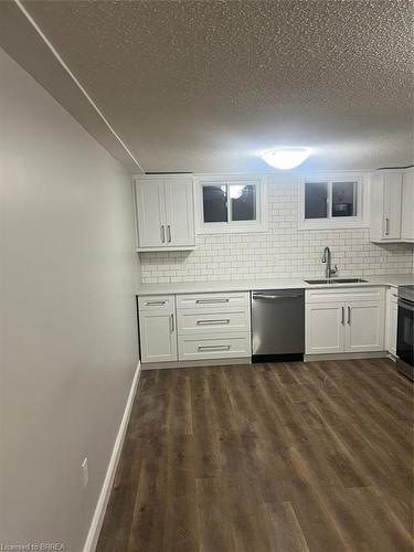 54 Debby Crescent, Brantford, ON - Indoor Photo Showing Kitchen