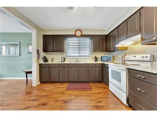 27 Cumberland Street, Brantford, ON - Indoor Photo Showing Kitchen