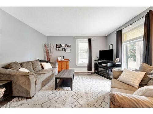 119 Frances Street, Ingersoll, ON - Indoor Photo Showing Living Room