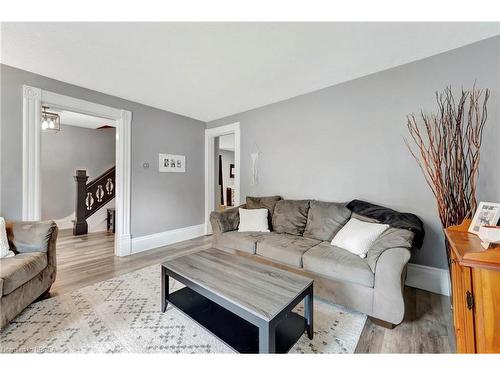 119 Frances Street, Ingersoll, ON - Indoor Photo Showing Living Room