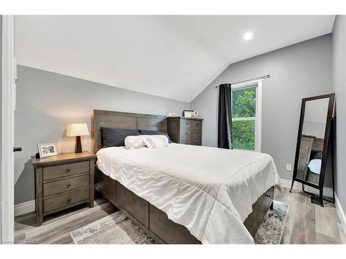 119 Frances Street, Ingersoll, ON - Indoor Photo Showing Bedroom