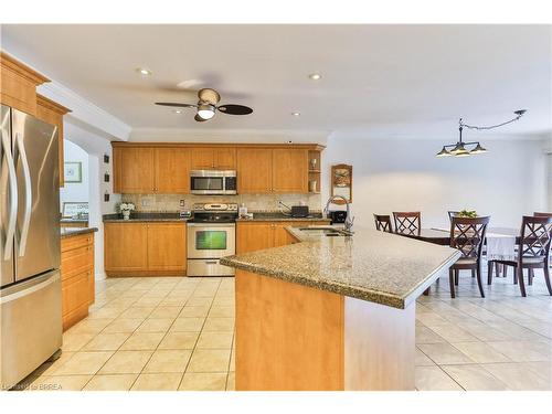 95 Blackburn Drive, Brantford, ON - Indoor Photo Showing Kitchen