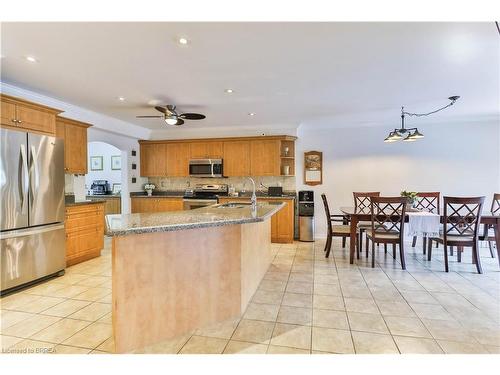 95 Blackburn Drive, Brantford, ON - Indoor Photo Showing Kitchen