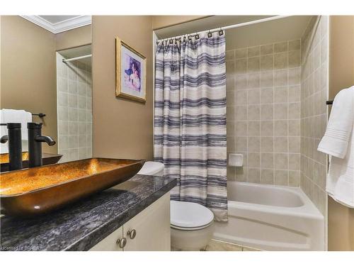 95 Blackburn Drive, Brantford, ON - Indoor Photo Showing Bathroom