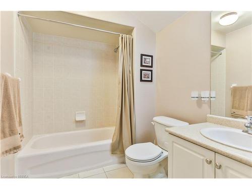 95 Blackburn Drive, Brantford, ON - Indoor Photo Showing Bathroom