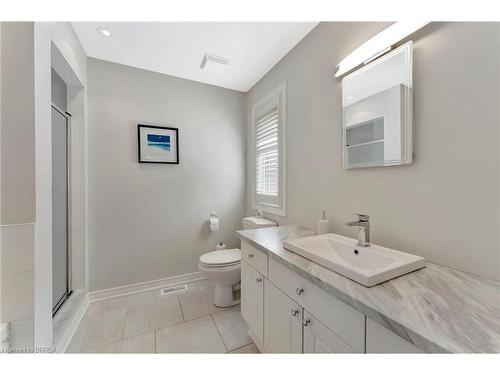 18-422 Powerline Road, Brantford, ON - Indoor Photo Showing Bathroom