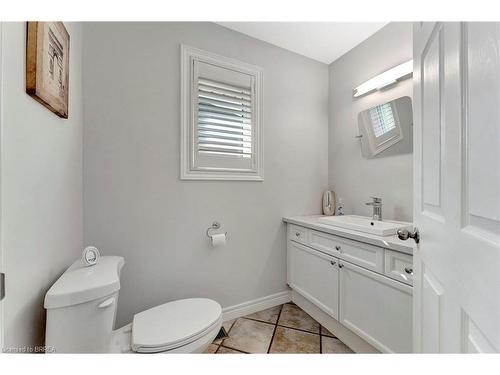 18-422 Powerline Road, Brantford, ON - Indoor Photo Showing Bathroom