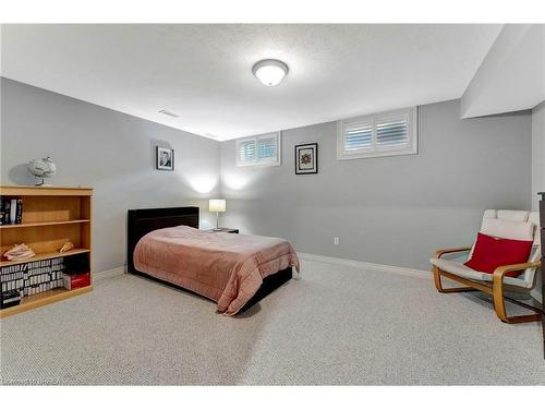 18-422 Powerline Road, Brantford, ON - Indoor Photo Showing Bedroom